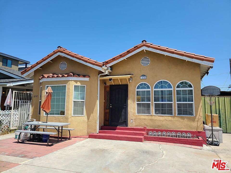 1st image of 630 N Serrano Ave
