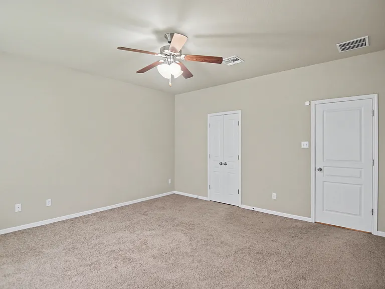 410 Stonehouse Ln — Photo 16