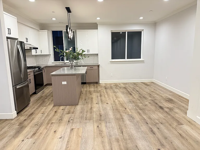 1115 La Cadena Ave #B — Photo 2