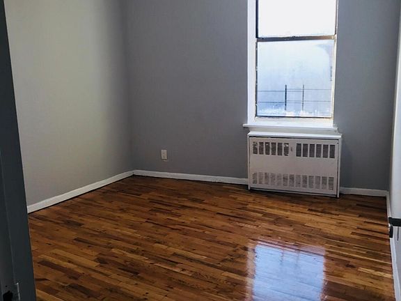 5th image of 922 Bronx Park S APT 4D