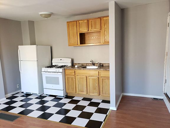 2nd image of 2033 E York St #2
