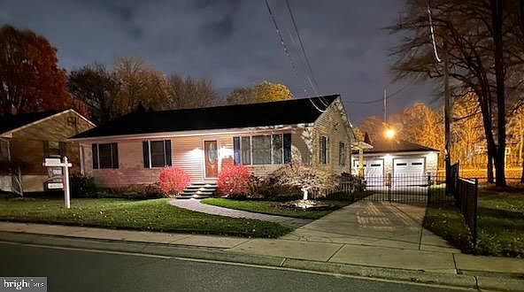 1st image of 132 Woodlawn Ave