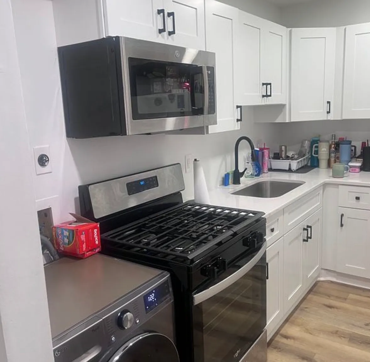 2 bed, 914 sqft, $1,950 — Photo 2