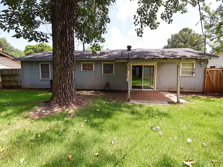 1523 Teekell St — Photo 14