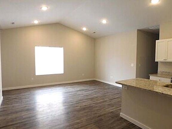 3rd image of 1725-1727 E 69th Ct N