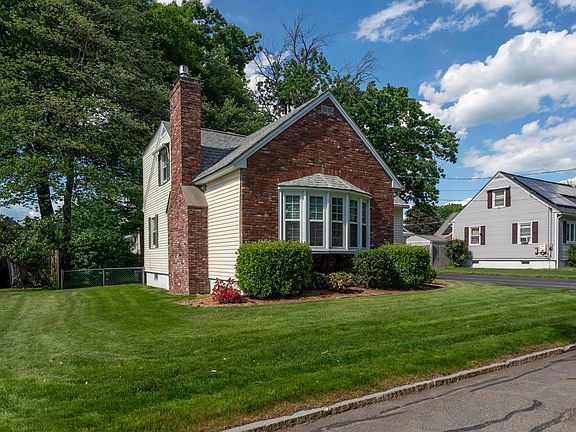 3rd image of 128 Holly Avenue