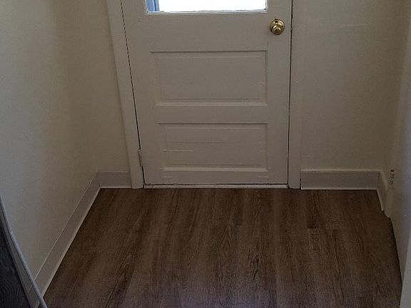 5th image of 1511 Newport Ave