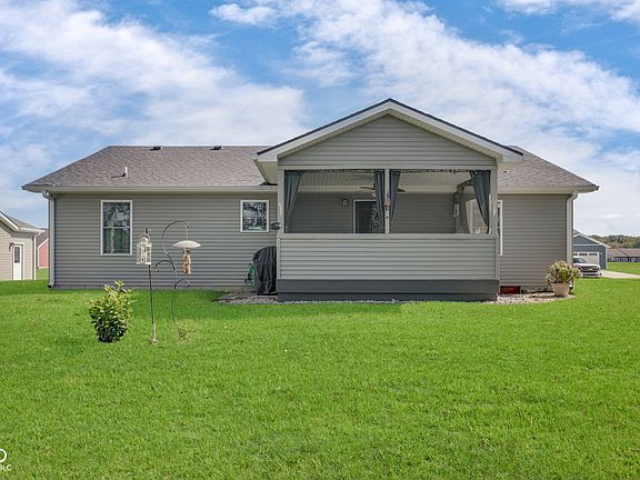 4th image of 1867 Westbrook Dr