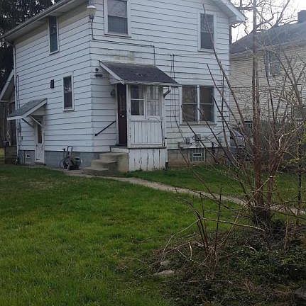 3rd image of 974 Lawrence Dr