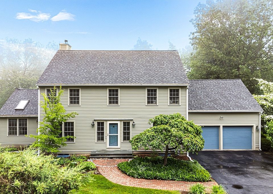1st image of 17 Barberry Ln