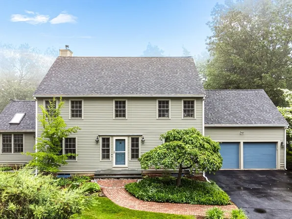 17 Barberry Ln, West Newbury, MA 01985