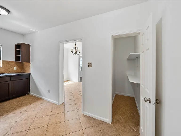 406 Quitman St #2 — Photo 11
