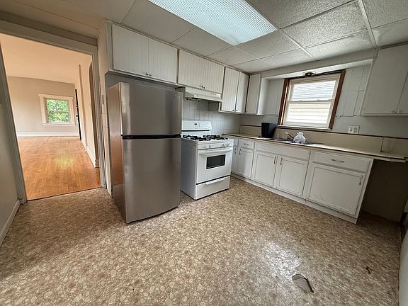 4th image of 4913 N Moody Ave #2