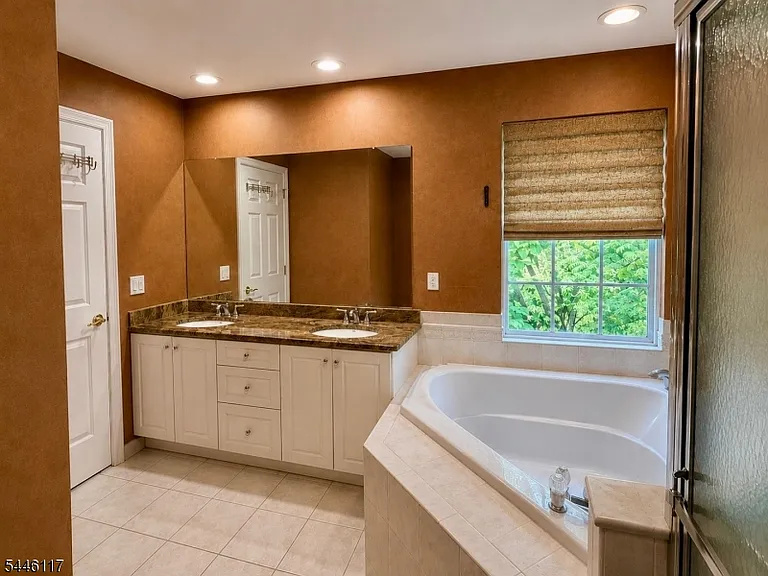 38 Gordon Cir — Photo 12
