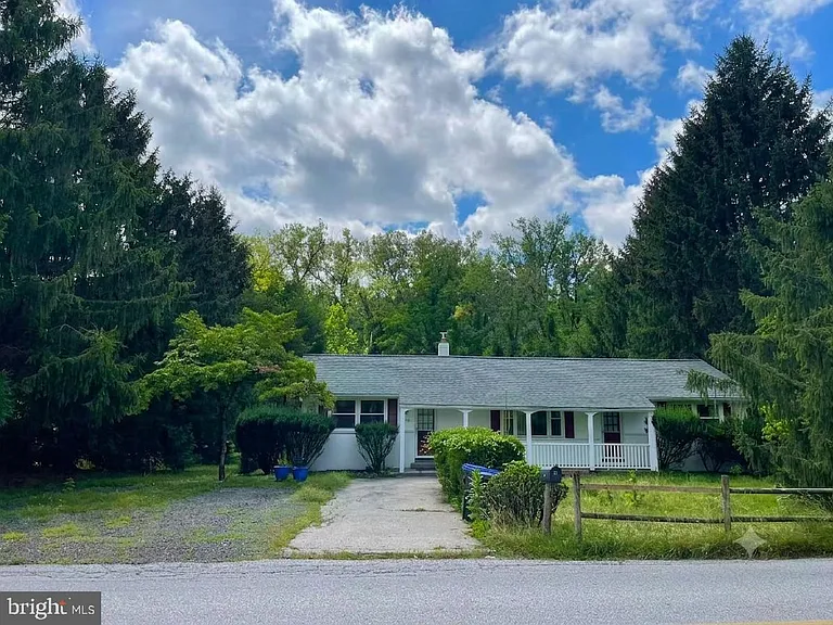 1019 Howellville Rd — Photo 1