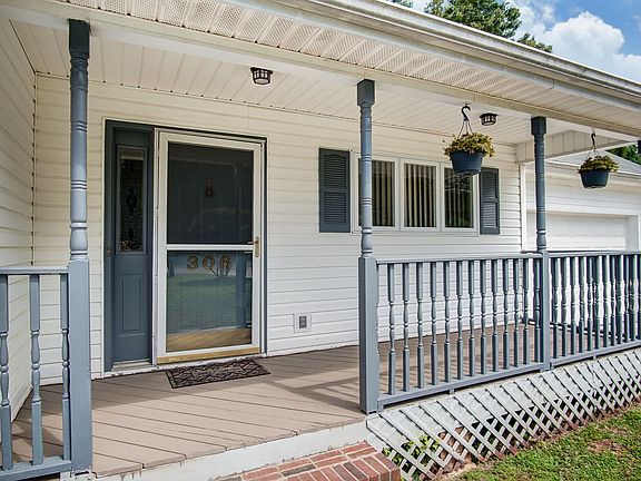 3rd image of 306 Carmel Hills Dr
