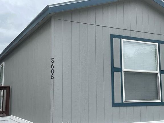 3rd image of 8606 Montgomery Cir