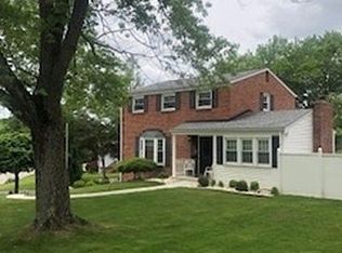 210 Greenvale Dr, Monroeville, PA