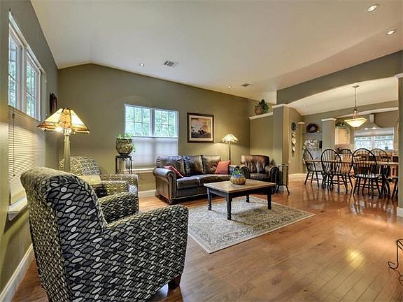 5th image of 4531 Avenue C