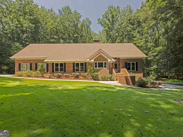 170 Majesty Ln, Fayetteville, GA 30215