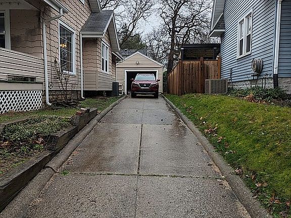 5th image of 1295 Dayton St