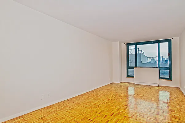 Rented by Sumitomo Real Estate Sales | media 30