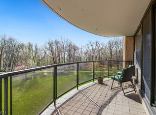 2 Claridge Dr APT 3NE, Verona, NJ
