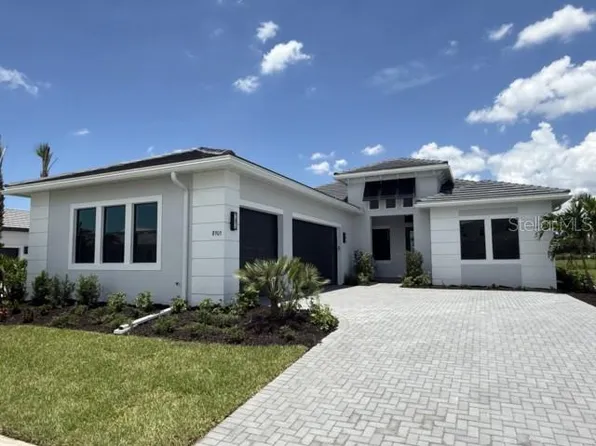 8905 Bernini Pl, Sarasota, FL 34240