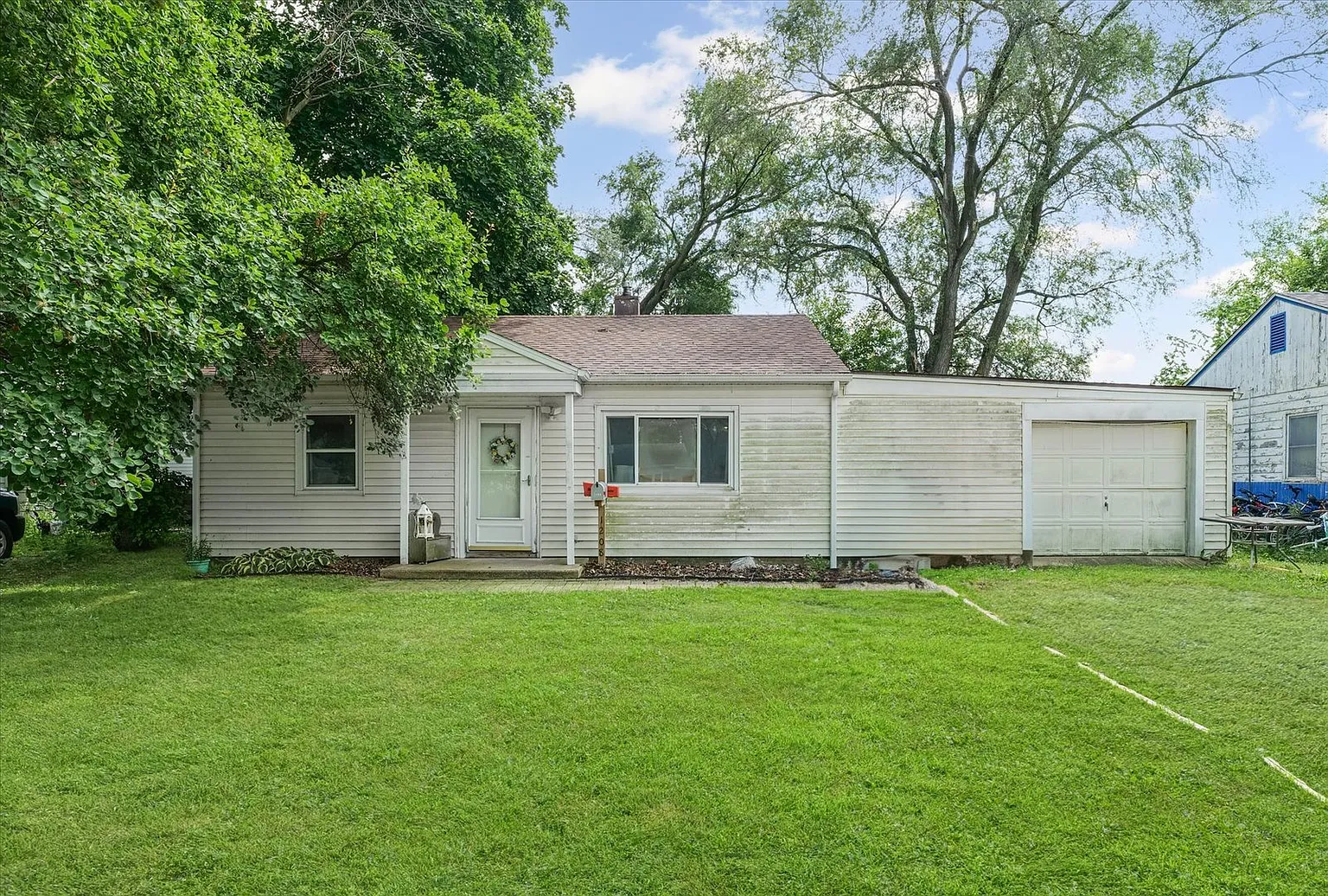 1208 Bel Aire Dr photo 1