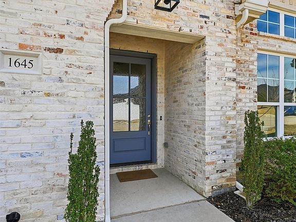 3rd image of 1645 Ethan Cir