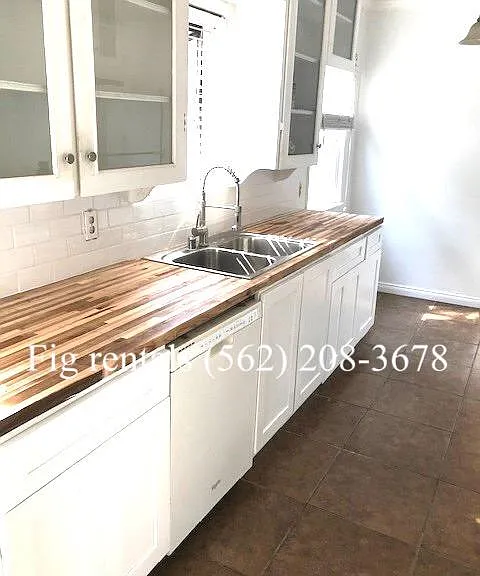 636 N Termino Ave — Photo 6
