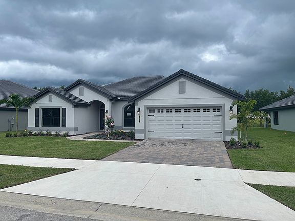 3rd image of 4012 Juliana Lake Dr