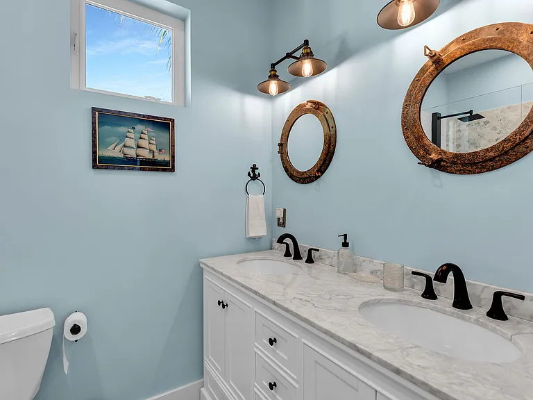 9 Beach Dr — Photo 12