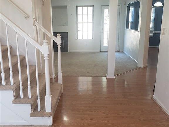 3rd image of 23 Creekside Dr
