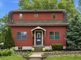 1200 Glen Oak St, Dubuque, IA 52001
