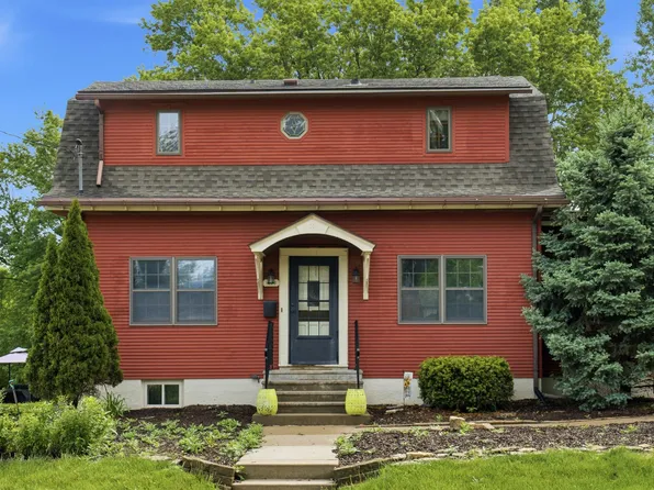 1200 Glen Oak St, Dubuque, IA 52001