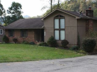 131 Pine Hill Dr, Jackson, KY 41339