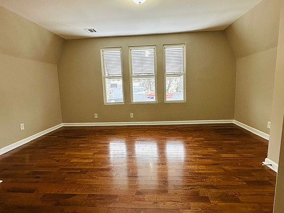 5th image of 40 Park Ave Floor 3