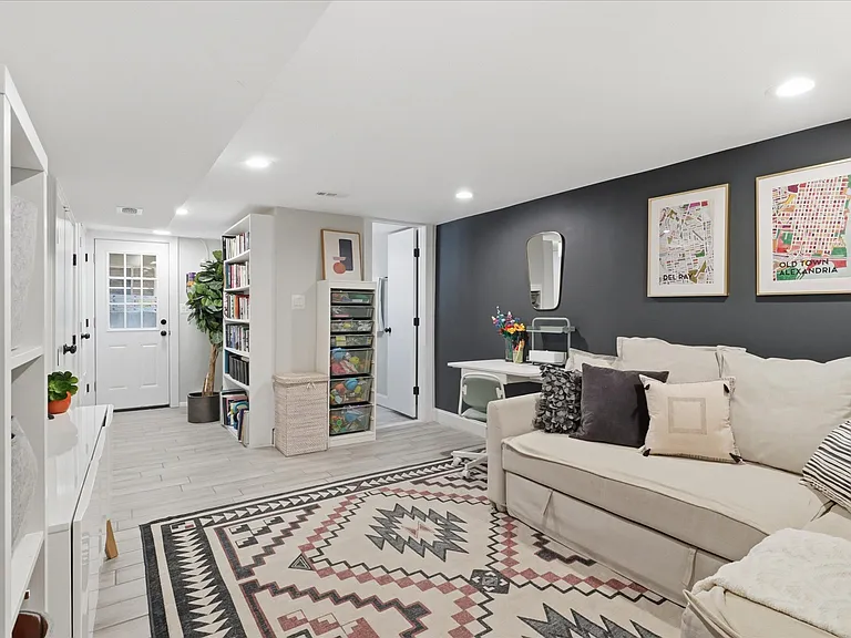 625 S Henry St — Photo 23