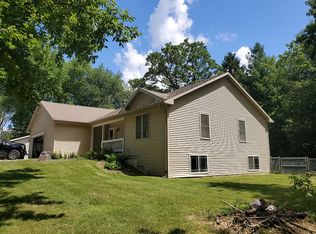 N6874 Chesapeake Dr, Elkhorn, WI 53121