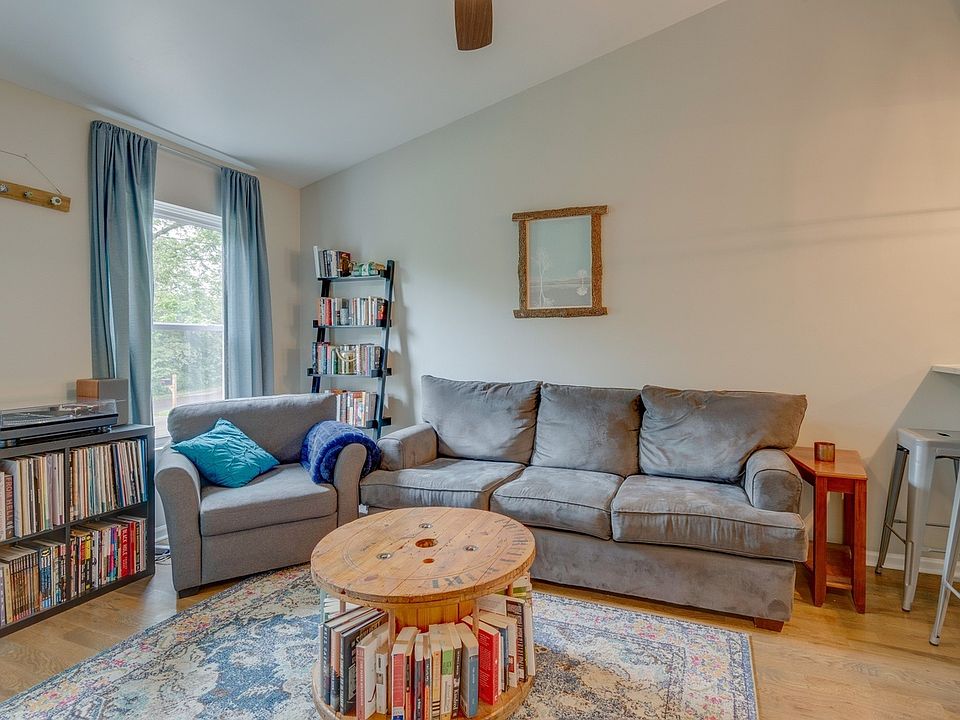Spacious living room