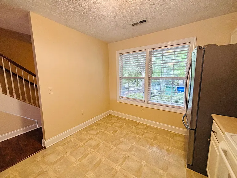 120 Willow Oak Dr — Photo 3
