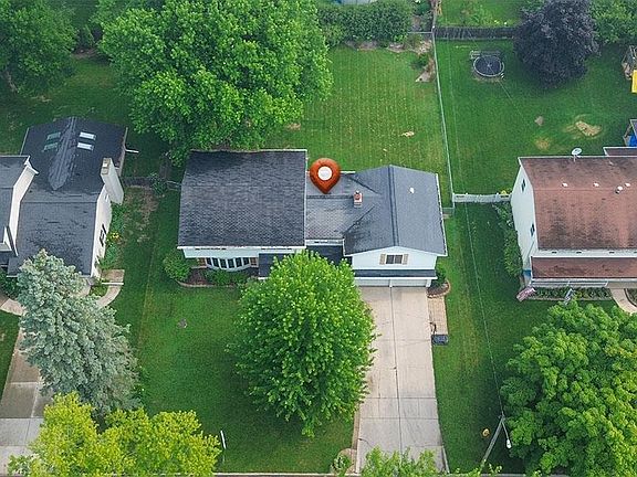 3rd image of 559 Hilltop Dr