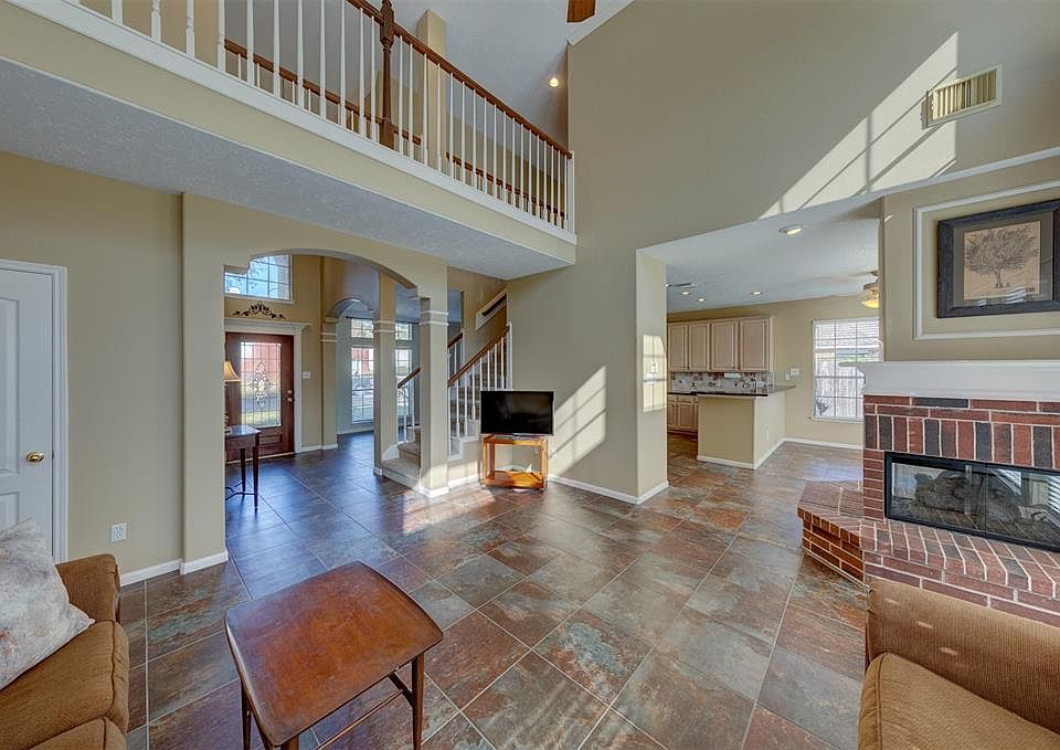 1st image of 2029 Pembroke Bay Dr