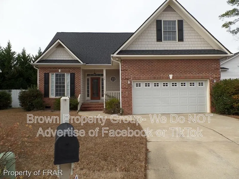 3 bed, 2.5 bath, 2100 sqft, $1,995 — Photo 1