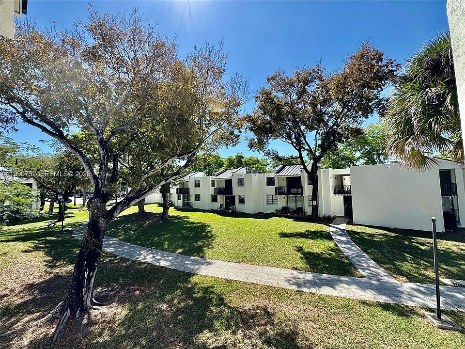 1st image of 3610 SW 114th Ave #4-202