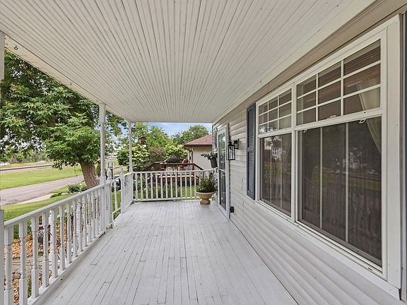 5th image of 4523 Lincoln Ave