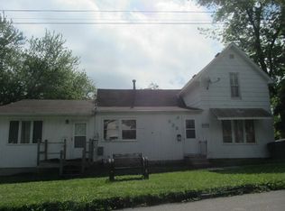 828 Grove St, Cedar Falls, IA 50613