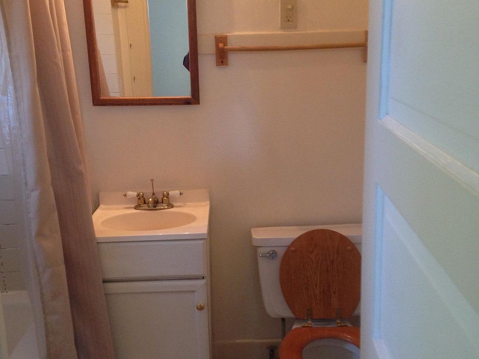 1st image of 429 Forest Ave #2W