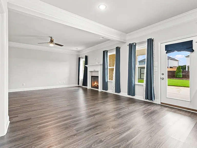 4228 Textile Ln SW — Photo 5